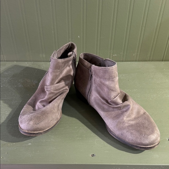 Charming Charlie Women’s Gray Ankle Booties - Picture 1 of 7